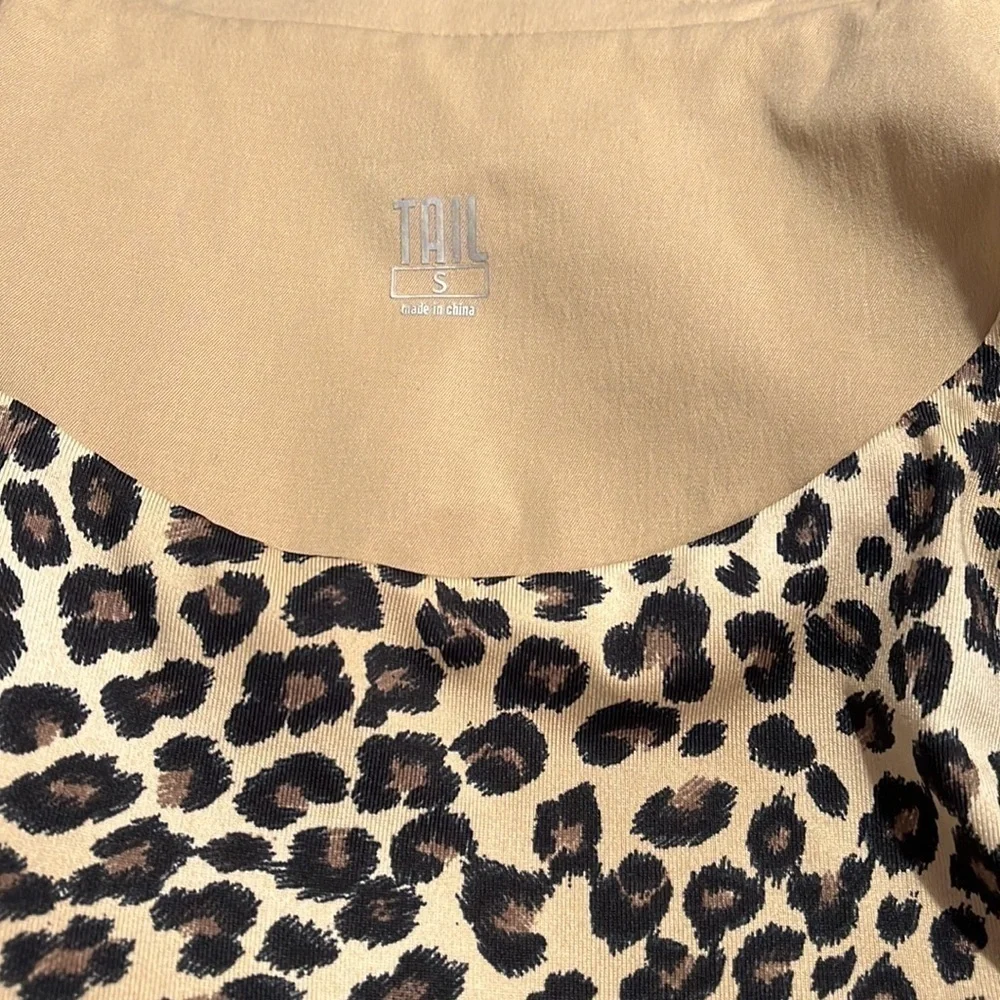 Tail Tan Zip Uo Vest Sz S NWOT